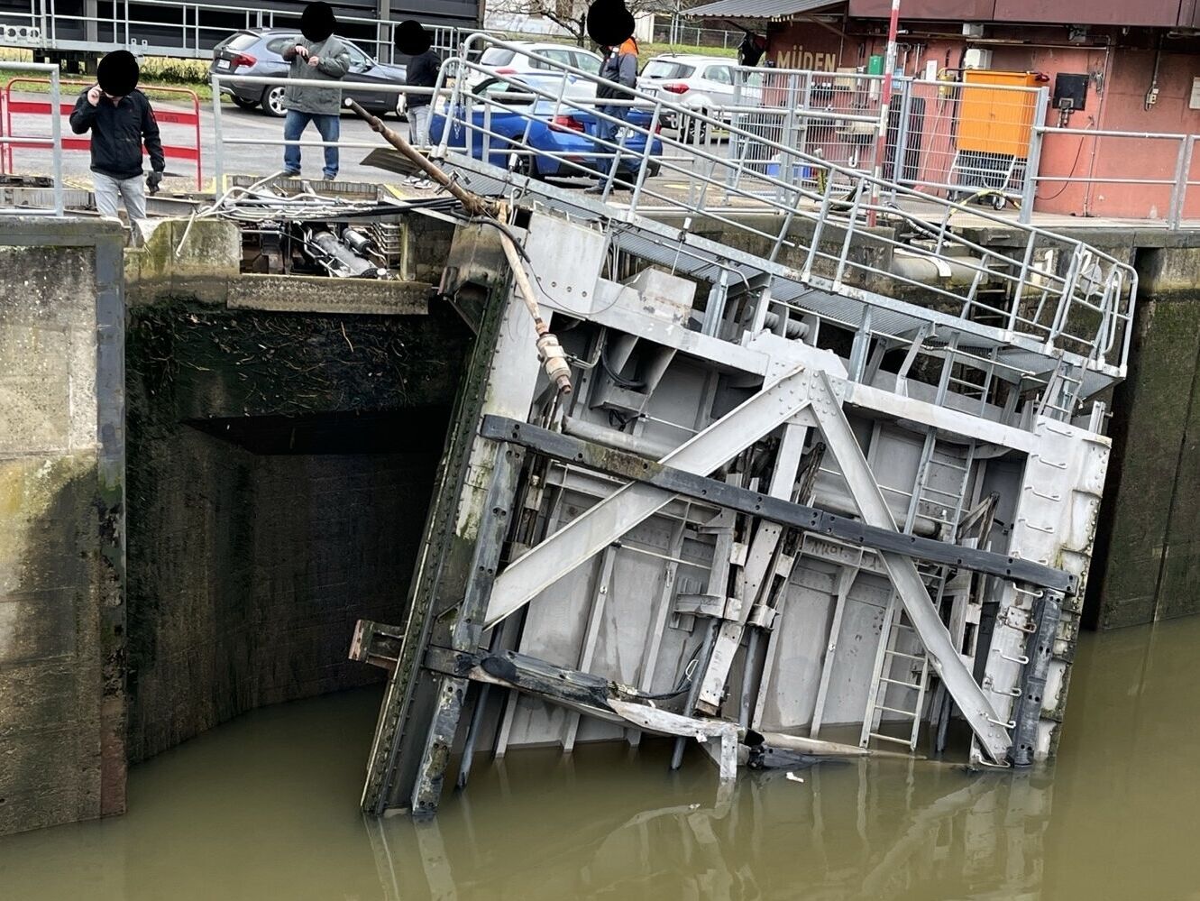 Schifffahrt: Mosel lange gesperrt 